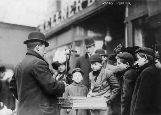 Сказочные фотографии рождественского шопинга в Нью-Йорке 1910 года
