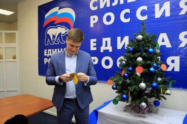 «Елка желаний» исполнила новогодние мечты двух юных жителей района Матушкино