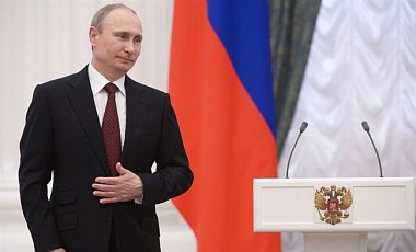 Путин утверждает, что Порошенко пообещал вернуть десантников РФ Путин утверждает, что Порошенко пообещал вернуть десантников РФ