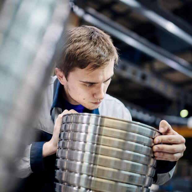 В МАИ торжественно вручили дипломы первым выпускникам-целевикам программы «Крылья Ростеха»