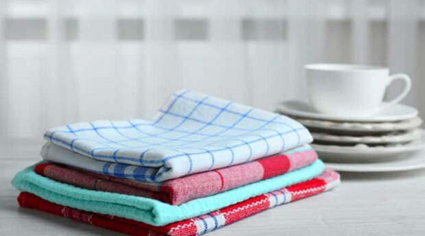 Как отстирать кухонные полотенца от пятен и запаха