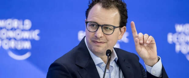 Anthropic выпустила новую «конституцию» Claude и намекнула на сознание