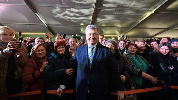 Президент Украины Петр Порошенко во время поездки в Запорожскую область. 27 февраля 2019