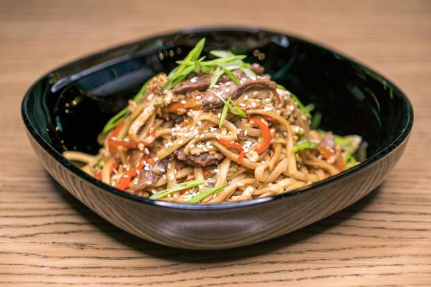 Чем заменить мясо: 5 оригинальных рецептов от повара для тех, кто постится