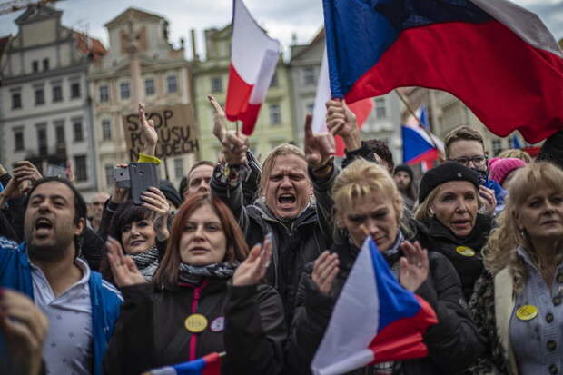 Разгон мирной демонстрации в Праге