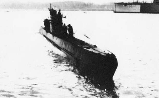 На фото: подводная лодка М-200 «Месть» Северного флота ВМФ СССР