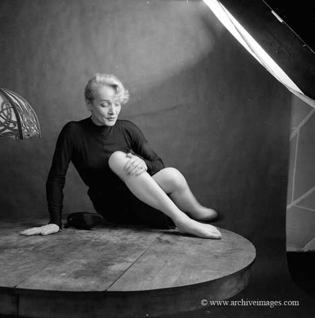 Marlene Dietrich, photo by Milton Greene, 1952