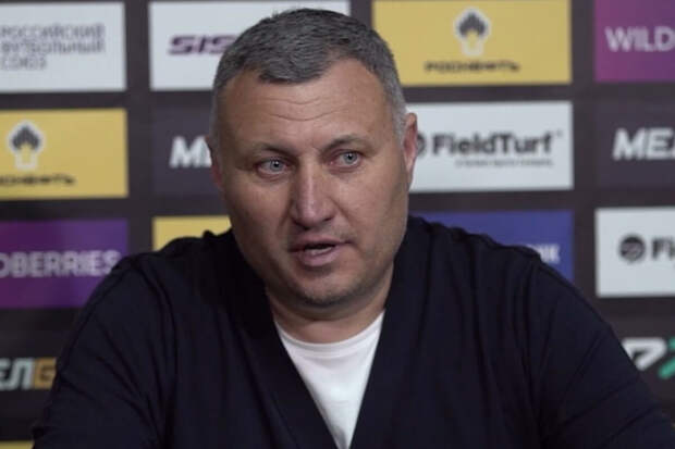 Тренер "Акрона" Тедеев объяснили поражение "Спартаку" ошибками в обороне