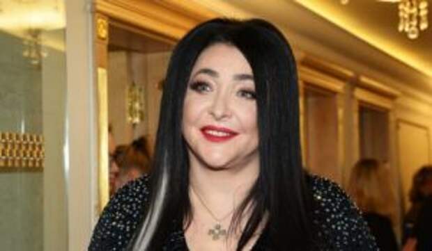 «Замуж тебя не отдам»: близкий друг запретил Лолите в шестой раз идти в ЗАГСе