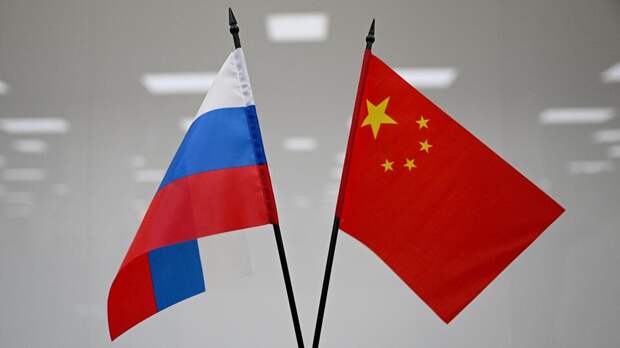 Путин поддержал идею развернуть флаги России и Китая на Марсе