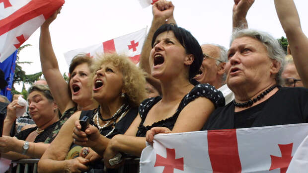 Шанс избавиться от сильного игрока: Политолог о массовых протестах в Тбилиси
