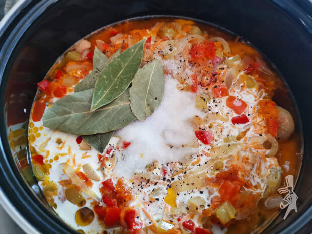 Готовлю аппетитный гуляш "a la russe" по самому любимому рецепту. Мясо получается сочным, нежным. Пальчики оближешь!