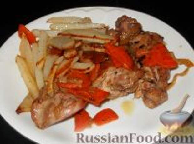 Фото к рецепту: Кролик жареный с картофелем
