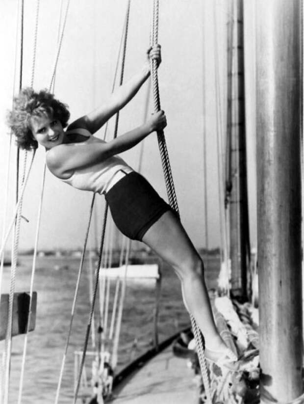 Рыжеволосая актриса, звезда немого кино и секс-символ 1920-х годов.