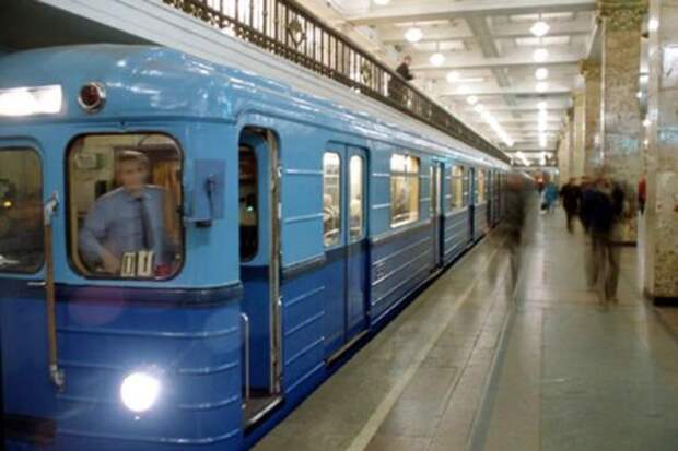 Киевское метро под угрозой закрытия из-за долгов перед Москвой