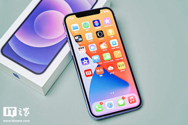 Фиолетовый iPhone 12 впервые показали вживую со всех сторон