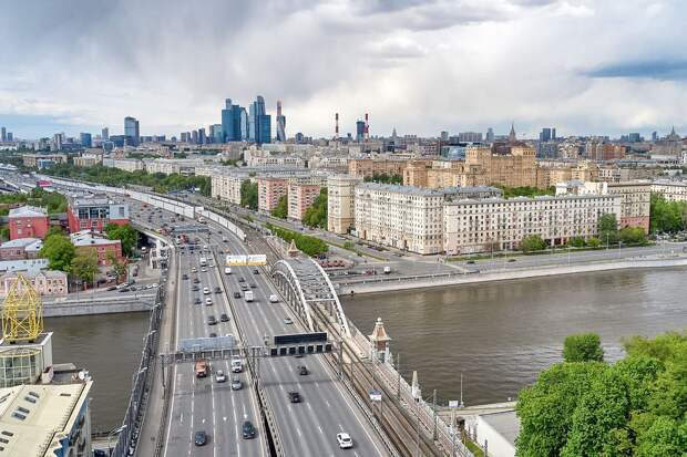 Жителям и гостям Москвы пообещали облачную погоду 16 мая