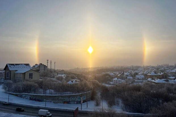 В Саратове наблюдали яркий эффект гало с двумя ложными солнцами