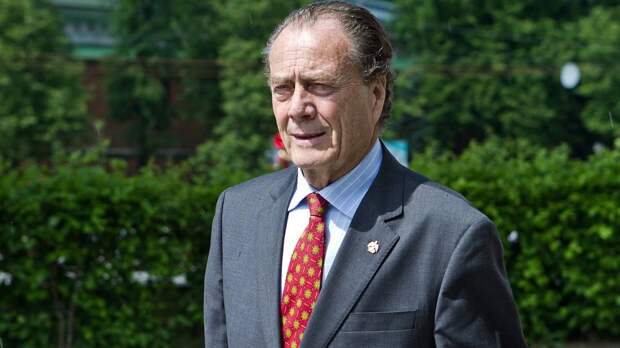 Написавший письмо Путину граф переехал в Россию