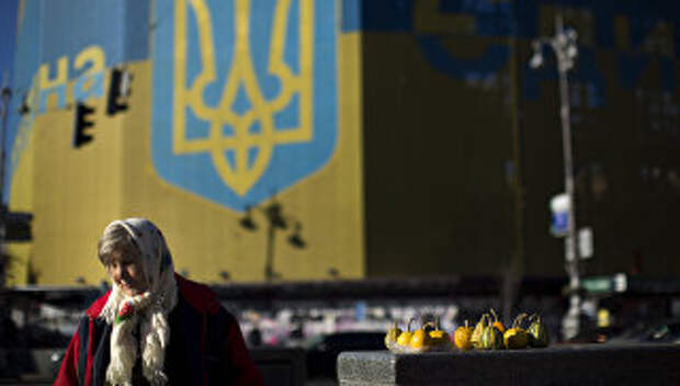 Жительница Украины продает овощи на Площади Независимости в Киеве. 2014 год. Архивное фото