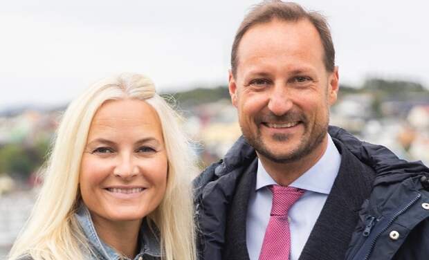 Принцесса Норвегии Метте-Марит поздравила принца Хокона с 20-летием со дня свадьбы