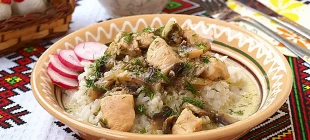 курица с шампиньонами в сметанном соусе