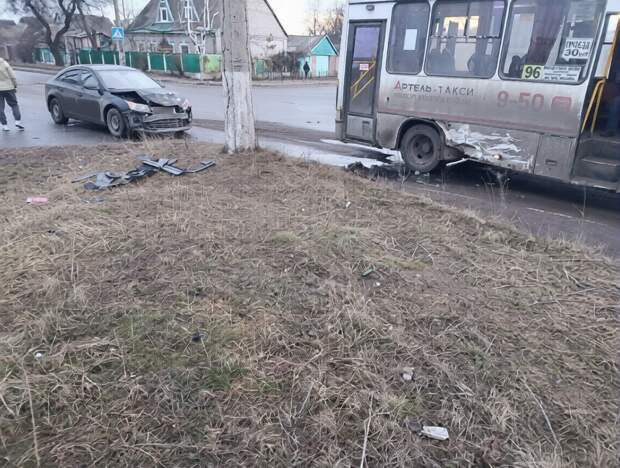 ДТП с участием автобуса на ул. Горностаевской, 21а