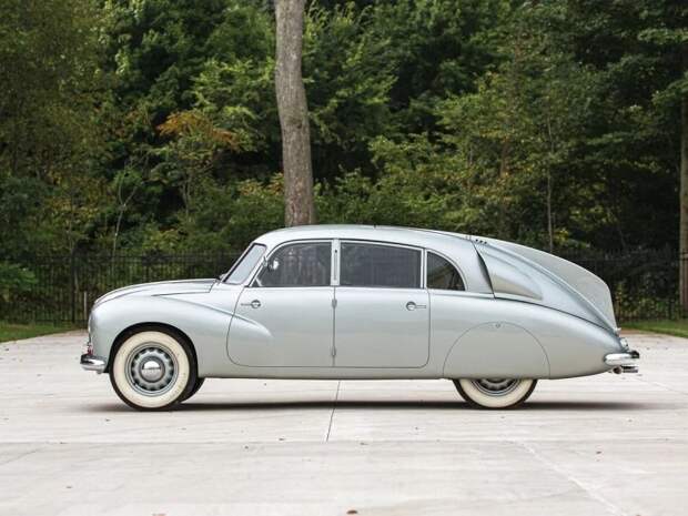 Tatra T87 – автомобиль, который запретили водить нацистам