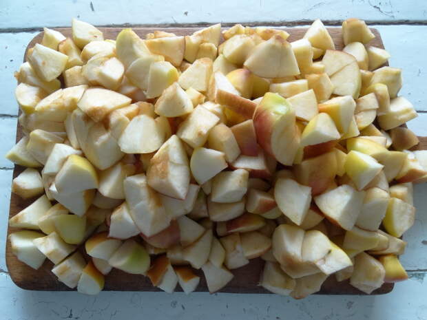Как можно приготовить десерт «Сыр из яблок». И отличный способ заготовки яблок на зиму, легко храниться до Нового года