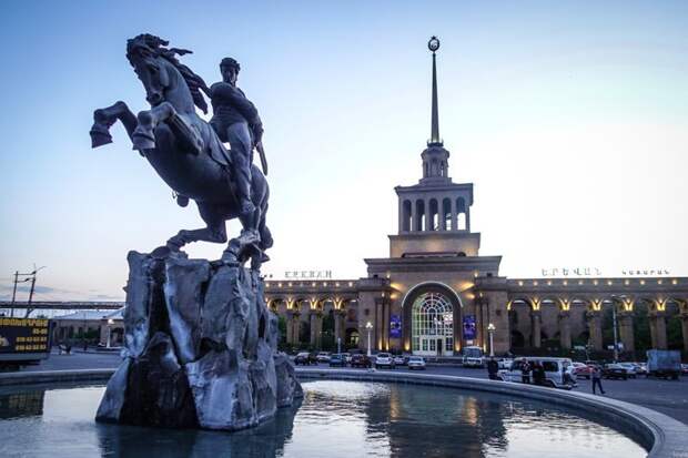 Поезд Ереван-Тбилиси. Остатки былой роскоши путешествия, факты, фото