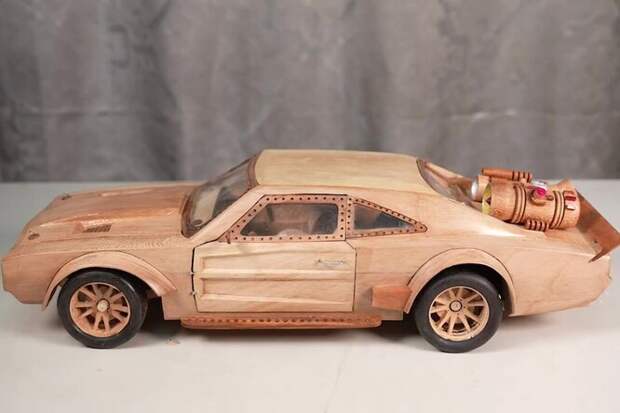 Посмотрите на деревянную копию Dodge Charger из «Форсажа 8»: это невероятно!