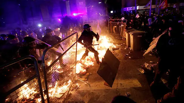 Каталонский гнев: к чему могут привести массовые протесты в Барселоне