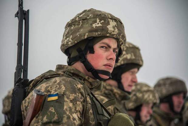 Украинские военные в Северодонецке во время построения массово отказались выходить на огневые позиции