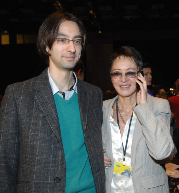 Ирина Хакамада с сыном. / Фото: www.woman.ru