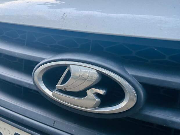 Петербуржцы переключились с LADA Granta на Tenet Т7