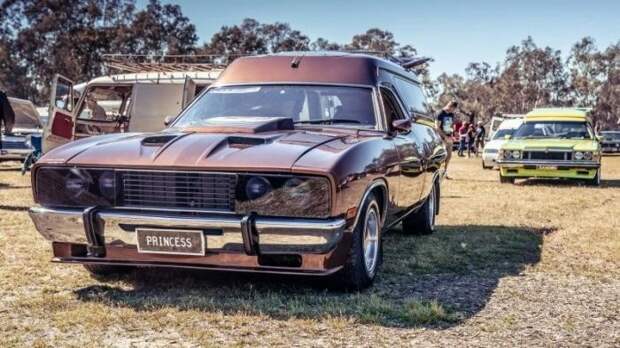 Holden Sandman и Ford XB Surferoo - легковые фургоны для австралийцев