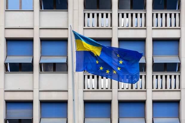 Европарламент даст старт экстренному голосованию о кредите для Украины