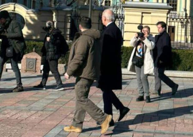 Мнение: Байден посетил Киев не потому, что он такой смелый, это Путин такой честный и цивилизованный