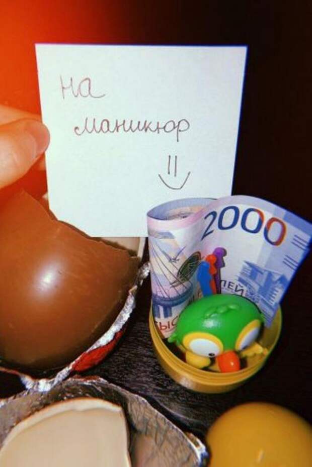 Парень показал, как заботится о девушке, которая сломала ноготь. В Сети на него накинулись с критикой