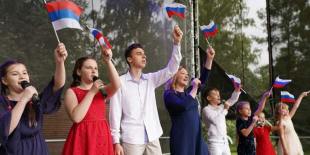 В Москве около 500 тыс человек приняли участие в праздновании Дня флага. Фото: mos.ru