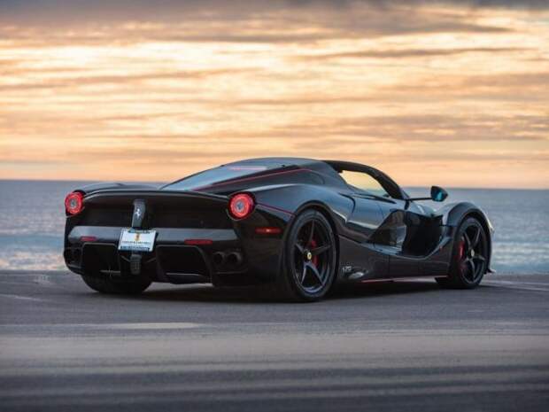 Подержанный суперкар LaFerrari Aperta выставили на продажу