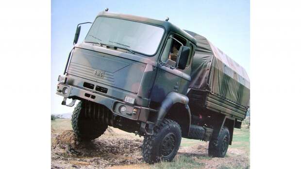 Легкий бескапотный автомобиль BMC 215-09 с 215-сильным дизелем