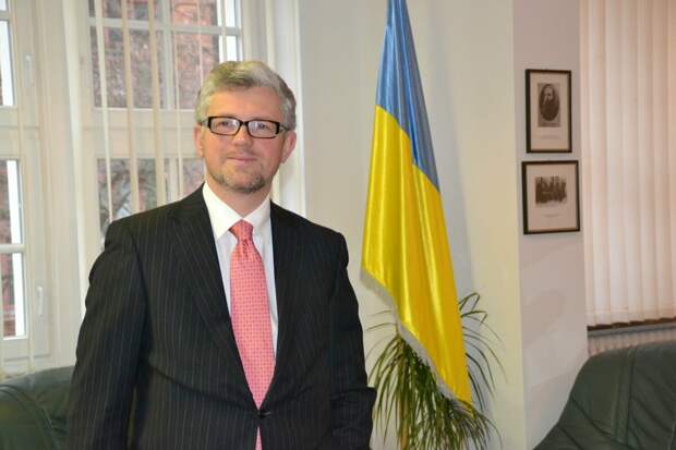 «От ослика ... уши», - украинский дипломат Мельник, требует от России репараци