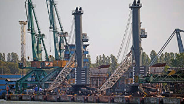 Порт при газовом терминале в Польше. Архивное фото