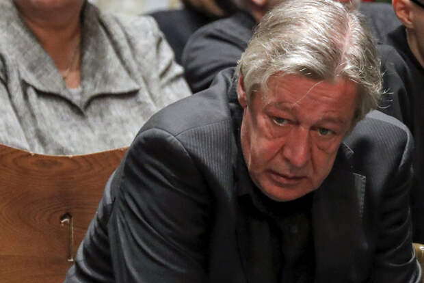 Ефремов отказался посетить могилу матери в день годовщины ее смерти