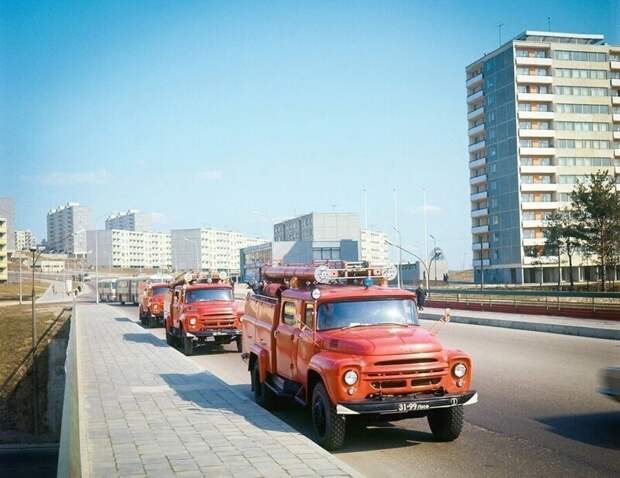 Вильнюсские пожарные во время тренировочных занятий. Июнь 1974-го года. 