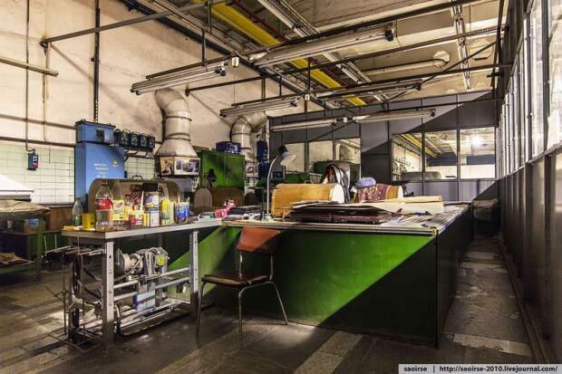 Цех по производству автомобилей представительского класса авто, завод, зил