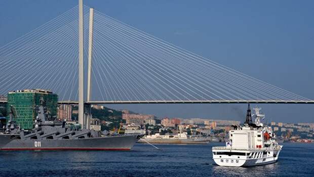 Золотой мост через бухту Золотой Рог во Владивостоке. Архивное фото