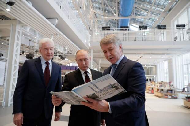 Путин и Собянин открыли Дом культуры «ГЭС-2» на острове Балчуг. Фото из личного блога Сергея Собянина