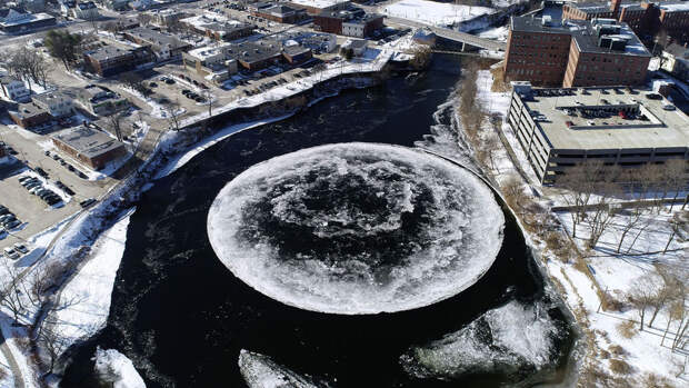 В США запечатлели гигантский вращающийся ледяной диск